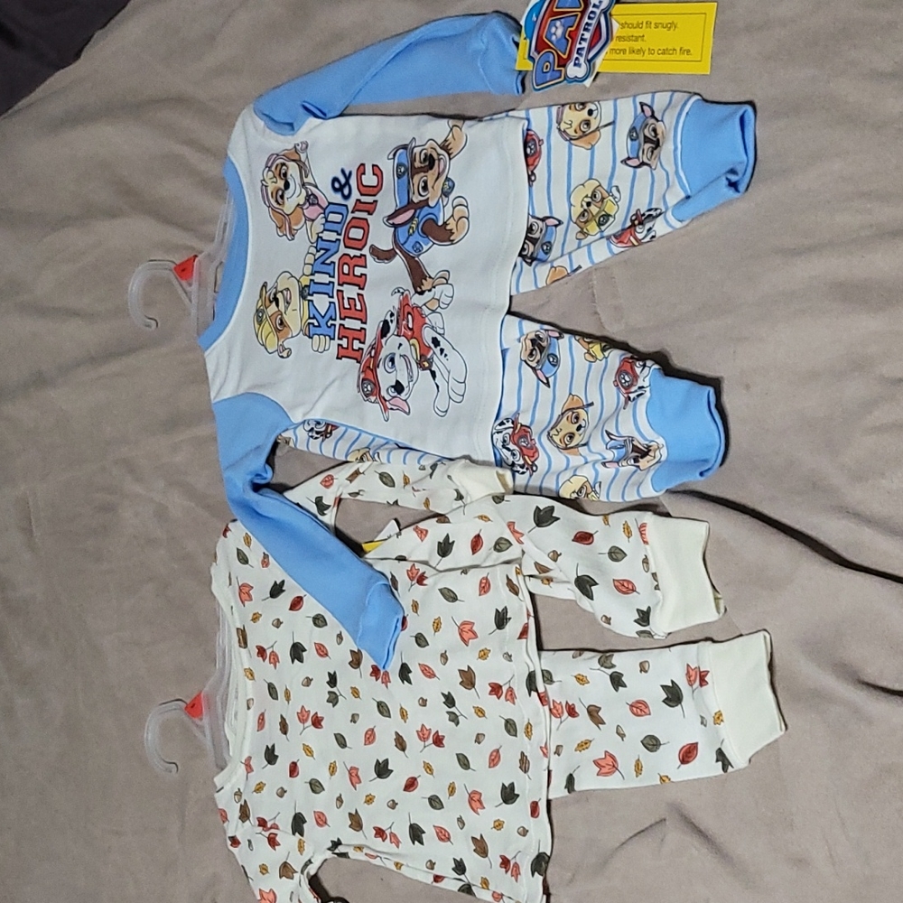 Set of 2 pajamas